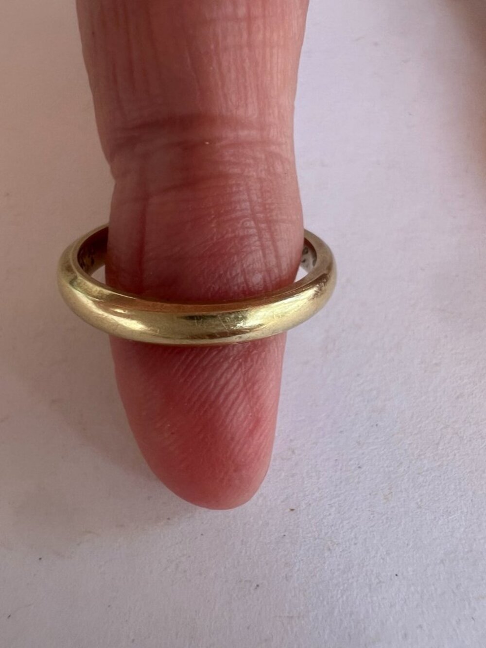 Solid 14K Yellow Gold Wedding Band Ring Size 7 • 4.1g